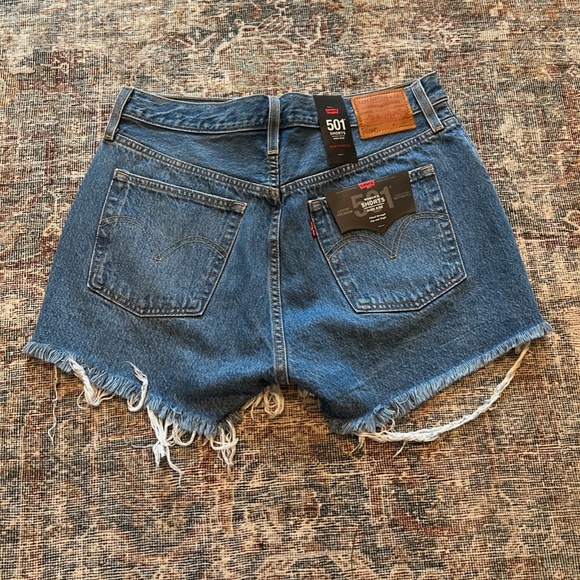 Levi's 501 High Rise Women's Jean Shorts Button Fly Size 30 - Picture 4 of 7